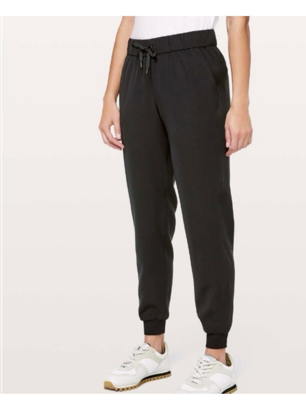 Lululemon Women's Black Jogger Pants - on the fly